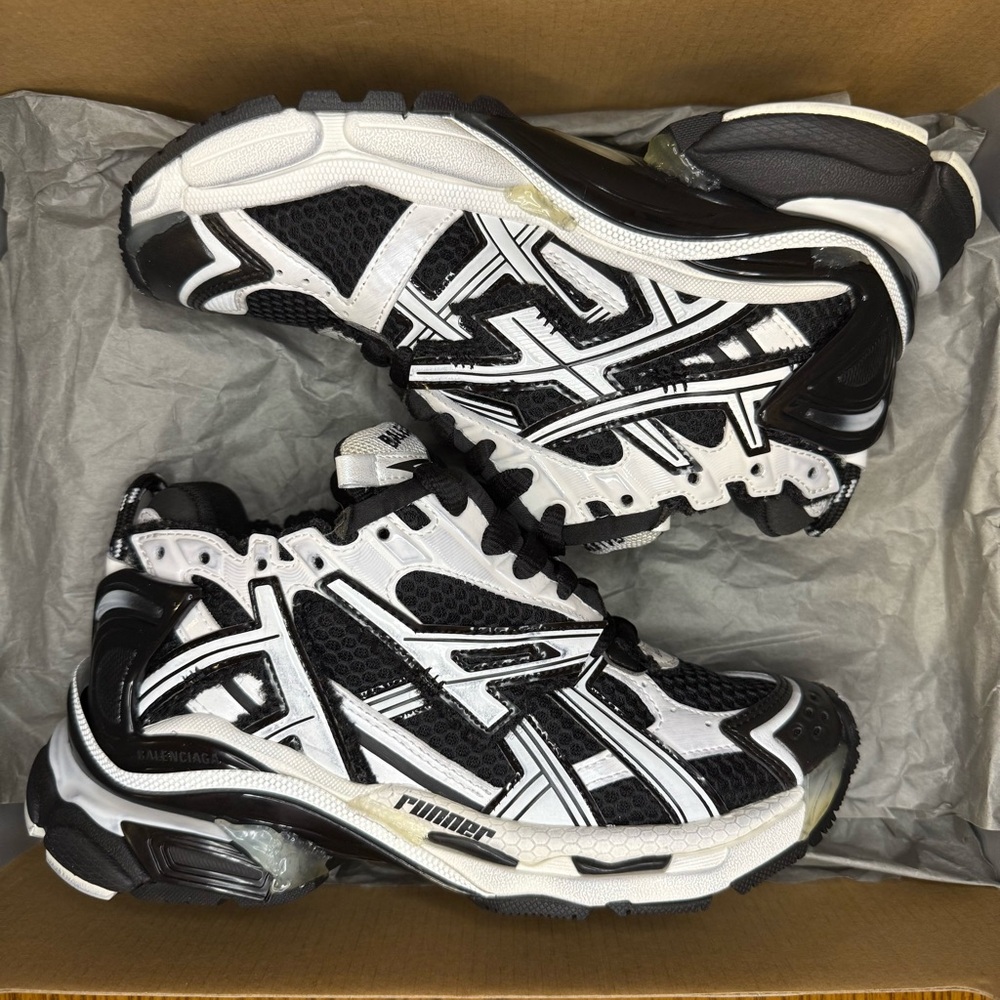 Balenciaga‎ Runner Sneaker (Black/White)